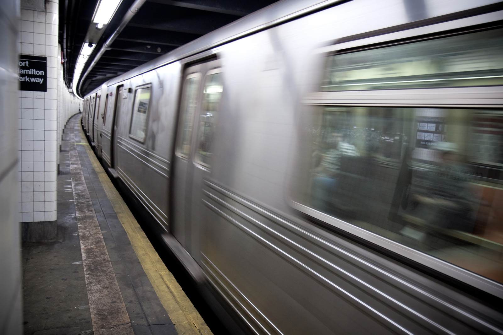 Hunter Students Document Dangerous Gaps in Subway Accessibility