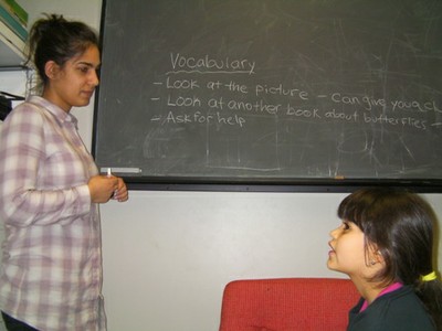 Lisa helps Arianny think while reading