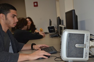 students on computer.jpg
